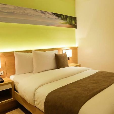 Icove Beach Hotel Olongapo Extérieur photo