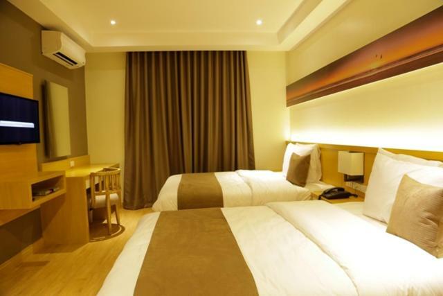 Icove Beach Hotel Olongapo Extérieur photo